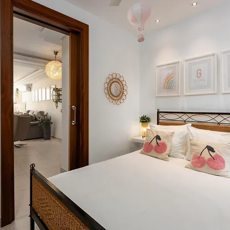 Beautiful 3br With Garden & Pool Access Apartmán Estepona