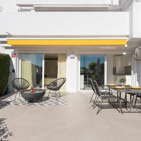 Apartmán Beautiful 3br With Garden & Pool Access *